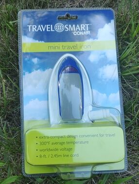 Travel Smart by Conair White & Gray Mini Travel Iron New/ Sealed